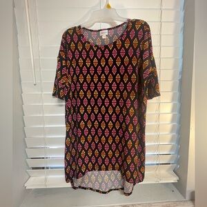 LuLaRoe “Irma” shirt